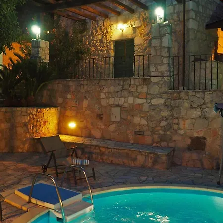 Vakantiehuis Awesome In Duboka